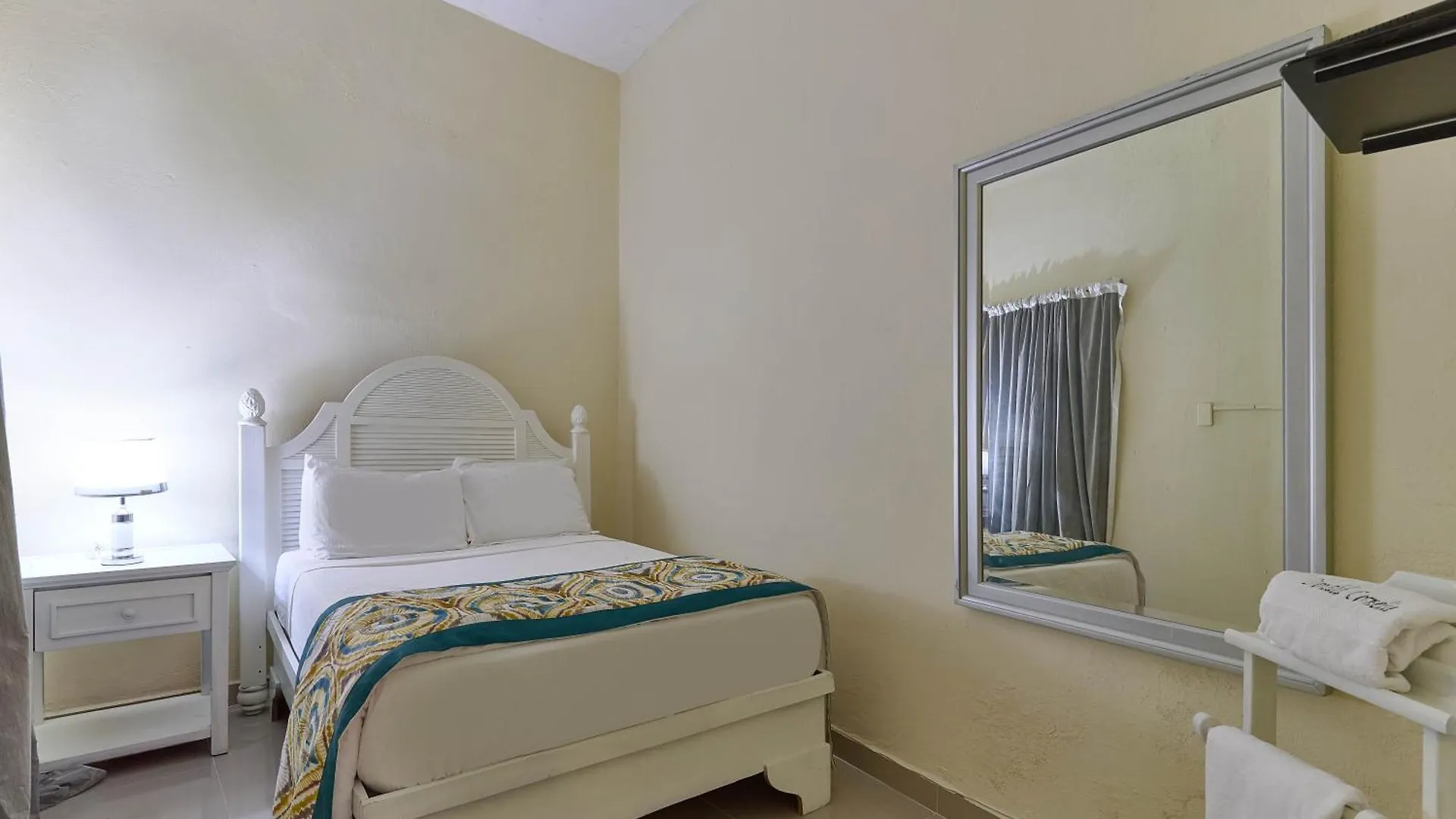 *****  Hotel D'Cornelio Santo Domingo Dominican Republic