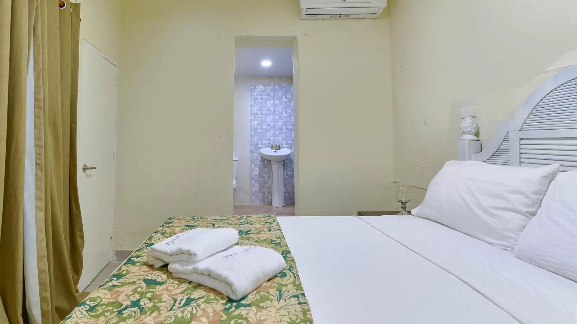Hotel D'Cornelio Santo Domingo 5*,